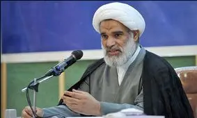 آوردن ناو جنگی به منطقه نمایش مضحک آمریکایی‌هاست