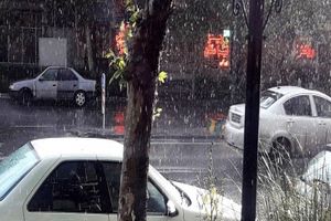 بارش شدید باران و آب گرفتگی سطحی برخی از معابر هم اکنون در مشهد