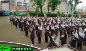 حافظ خوانی و غزلیات شمس خوانی دانش‌آموزان دبستانی همراه با اجرای حرکاتی جهت نشاط جسمی+ویدئو