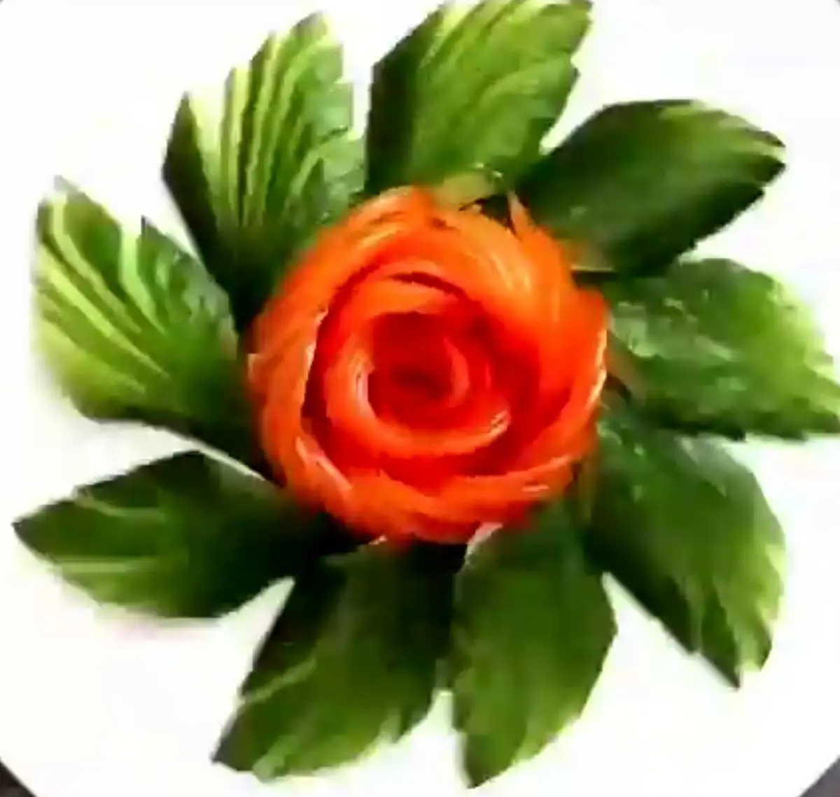 آموزش تزیین گوجه و خیار