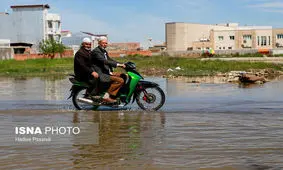 آب‌گرفتگی عمده ۱۲ نقطه مشهد در پی بارش‌های شب گذشته