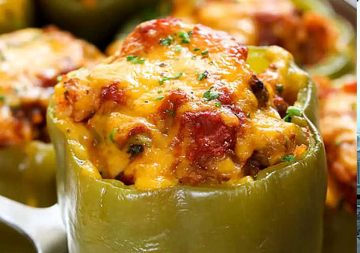 فلفل دلمه‌ای شکم پر با پنیر + دستور تهیه