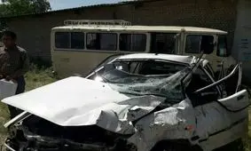 برخورد مینی بوس با خودروی سواری در گلستان ۱۲ مصدوم برجای گذاشت