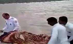 اقدام خطرناک در عبور دادن زن باردار از رودخانه نيكشهر