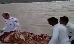 اقدام خطرناک در عبور دادن زن باردار از رودخانه نيكشهر