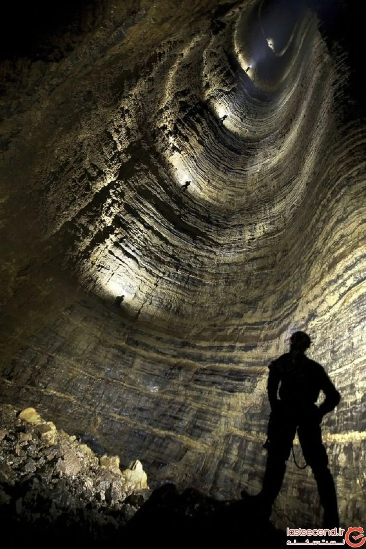 تصاویری باورنکردنی از غار کروبرا، عمیق‌ترین غار جهان