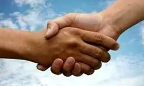 آیا در عقد اخوت، برادرها از یکدیگر ارث می‌برند؟/ بررسی شرایط و برکات رسم فراموش‌شده اسلامی