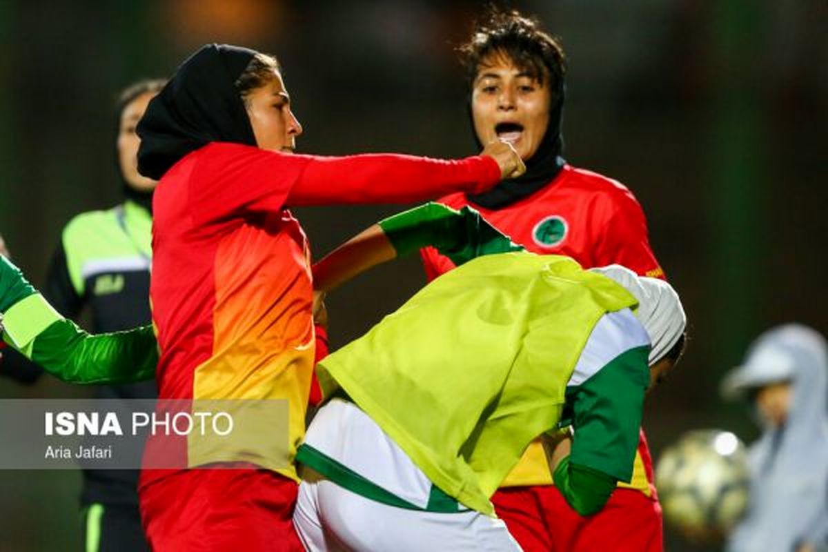 درگیری در لیگ برتر فوتبال زنان+ عکس