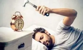 ۷ عادت اشتباه صبحگاهی که همین امروز باید آن‌ها را ترک کنید