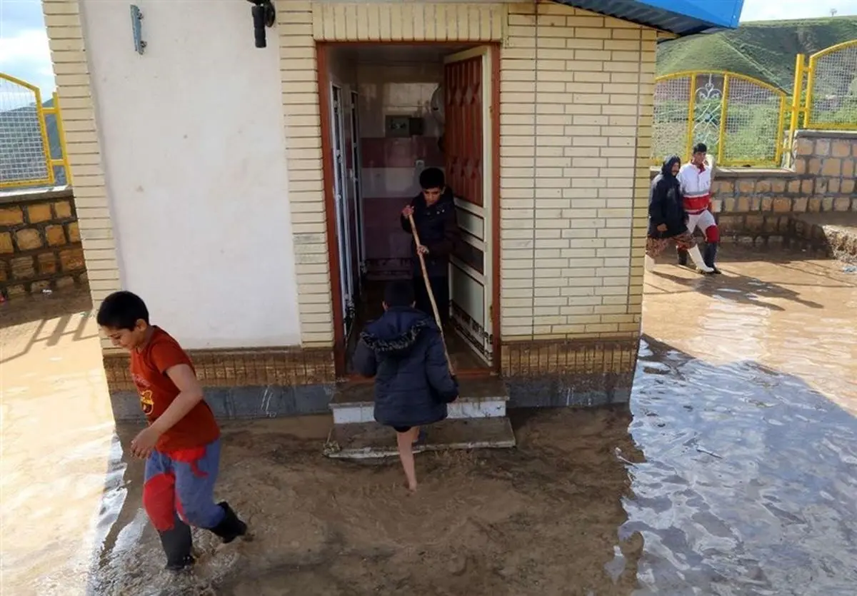 سیل به ابنیه و وسایل منزل ۷۰ واحد مسکونی مانه و سملقان خسارت وارد کرد