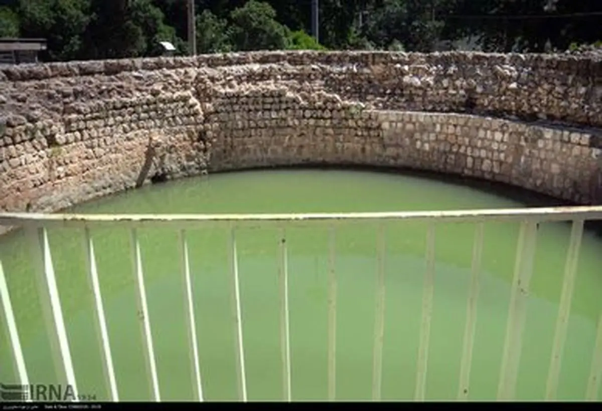 جوشش چشمه‌ها در خیابان‌های خرم آباد +تصاویر