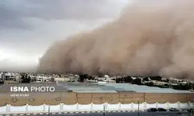 فیلمبرداری هوایی از لحظه وقوع طوفان گرد و خاک در یزد+فیلم