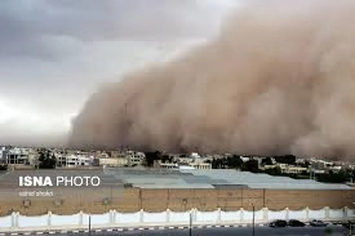 فیلمبرداری هوایی از لحظه وقوع طوفان گرد و خاک در یزد+فیلم