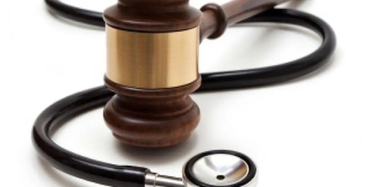 چطور از تخلفات پزشکان شکایت کنیم؟!