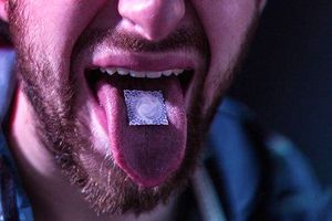 نشانه‌های مصرف کننده LSD چیست؟