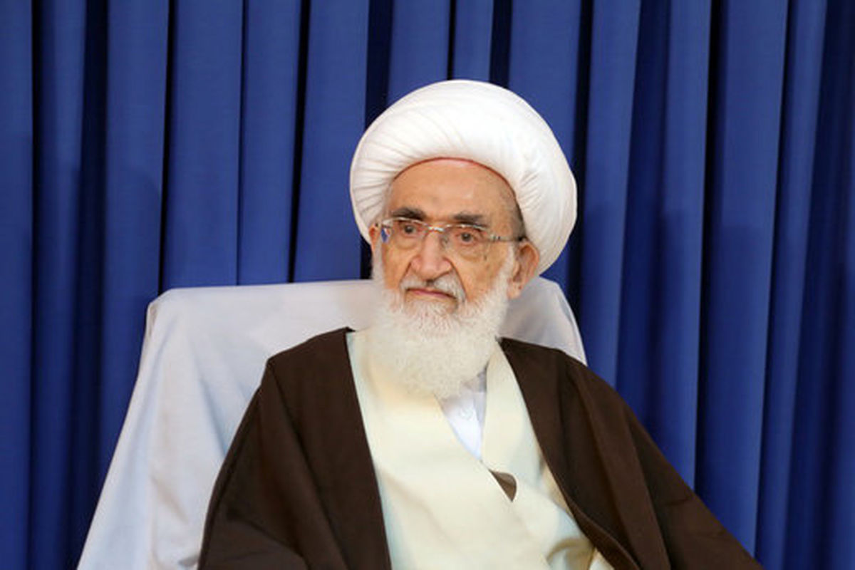 آیتالله نوری همدانی: آمریکا از هر زمان دیگری درمانده تر شده است