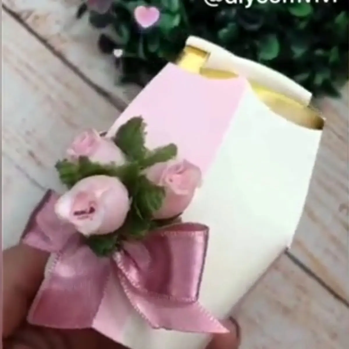 خلاقیت با لیوان یکبار مصرف