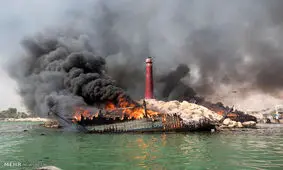 آتش‌سوزی لنج‌ها در بندر عامری تنگستان