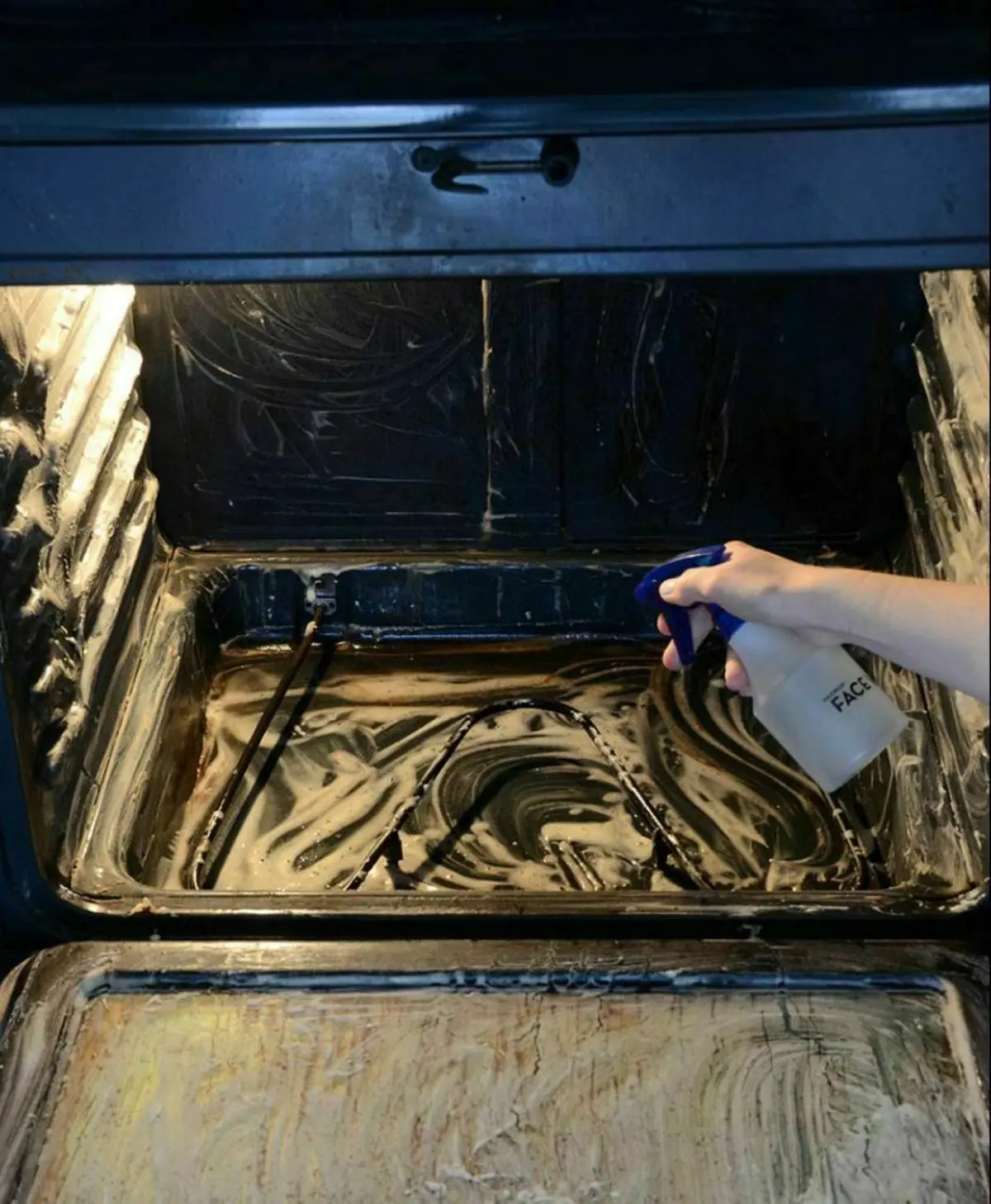 ترفند تمیز کردن فر