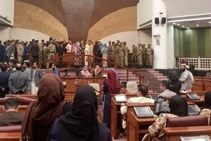 درگیری در صحن مجلس افغانستان بر سر کرسی ریاست+فیلم