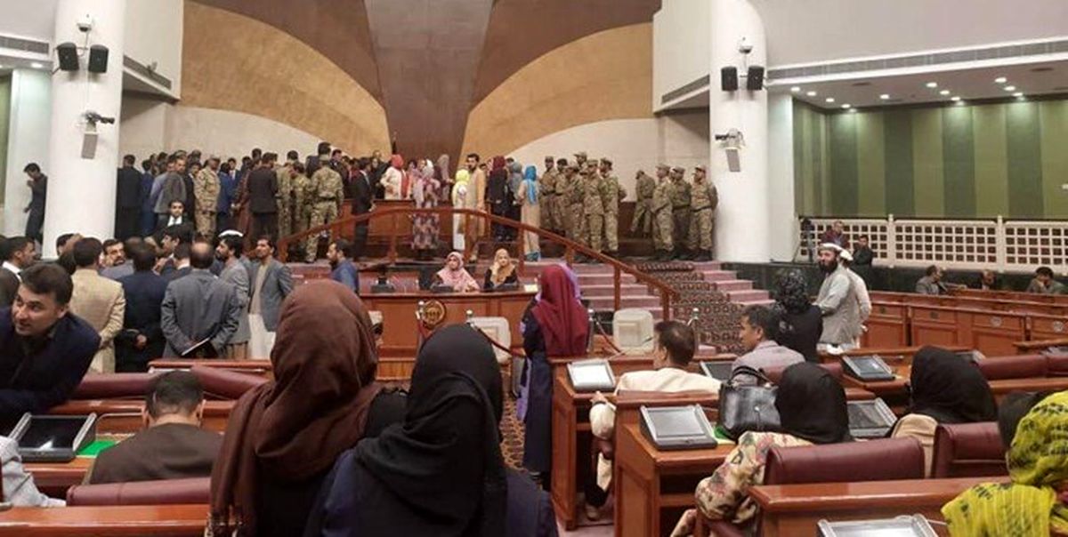 درگیری در صحن مجلس افغانستان بر سر کرسی ریاست+فیلم