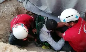 نجات کارگر بیرجندی از زیر آوار+عکس