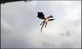 اژد‌های آتش‌خوار در مراسم افتتاحیه بیس‌بال و بهت حاضران! + فیلم