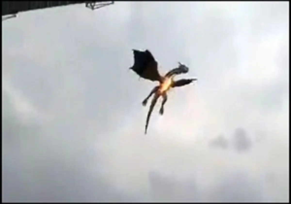 اژد‌های آتش‌خوار در مراسم افتتاحیه بیس‌بال و بهت حاضران! + فیلم