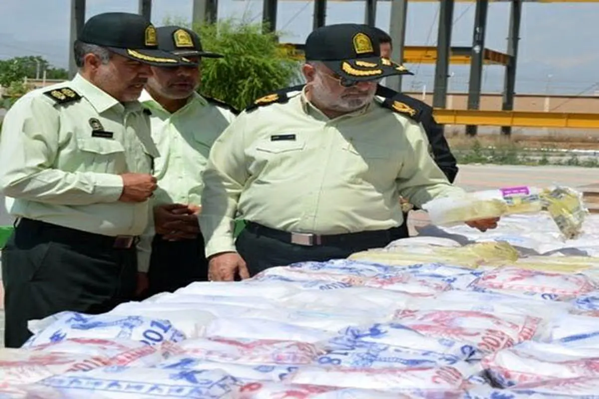 کشف ۲ تن مواد افیونی در غرب استان تهران/ ۴ سوداگر مرگ دستگیر شد