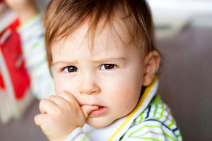 ناخن جویدن کودک نشانه چیست؟