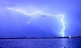 صاعقه جان ۲ نفر را در شهرستان اردل گرفت