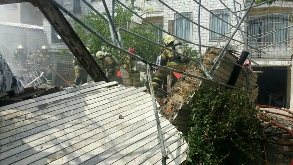 آتش‌سوزی در خیابان اشرفی اصفهانی تهران با یک کشته