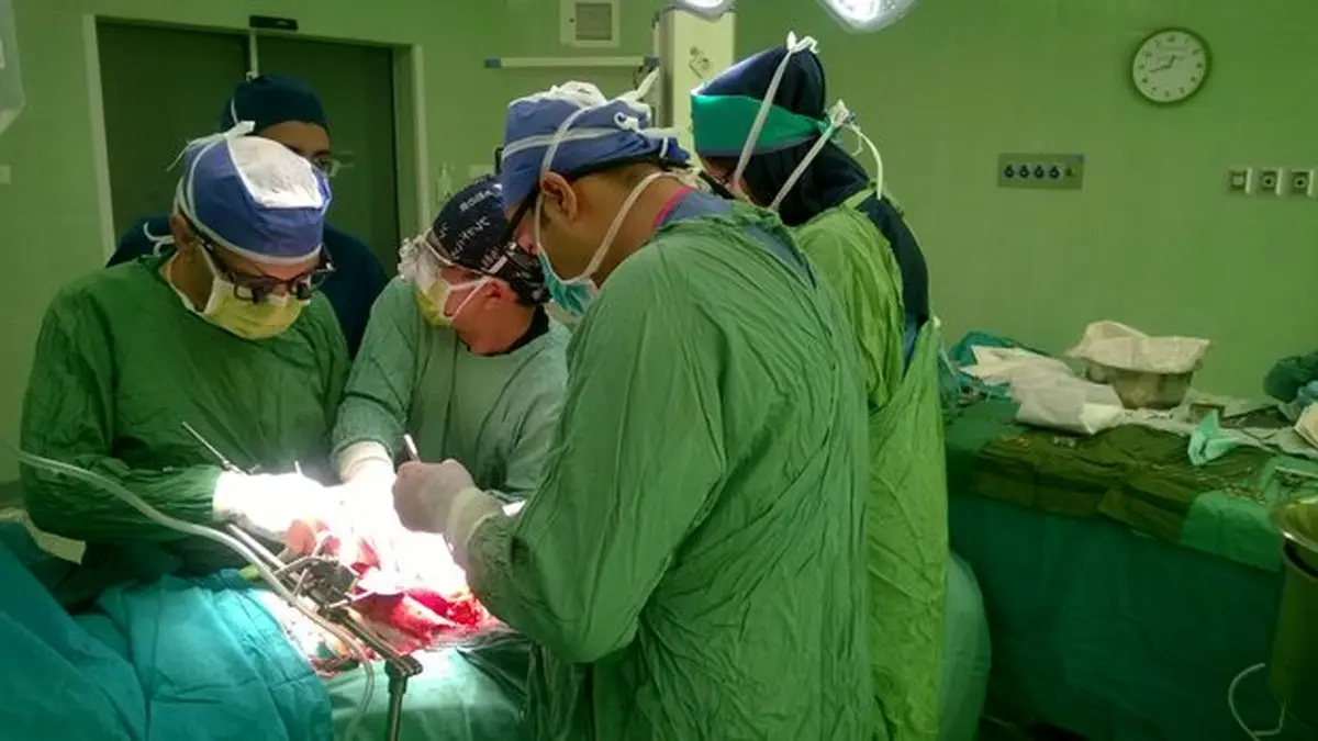 دریافت عضو از بیماران مرگ مغزی یا اقوام نزدیک انجام می شود