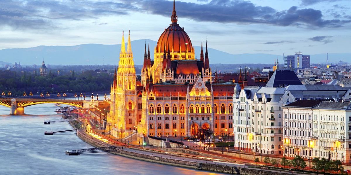 سفر به اتریش و مجارستان چقدر آب می‌خورد؟