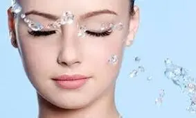 آب‌رسانی به پوست چیست و این کار چطور انجام می‌شود؟