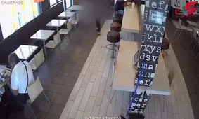 فیلم هولناک لحظه ربودن کودک 4 ساله در رستوران