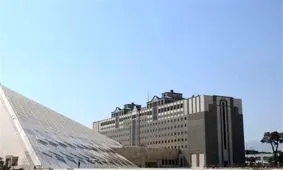 تجمع سرمایه‌گذاران پروژه مسکونی مجلس در مقابل پارلمان