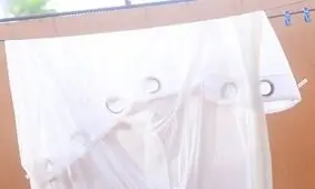 ساده‌ترین راه شستن پرده در خانه
