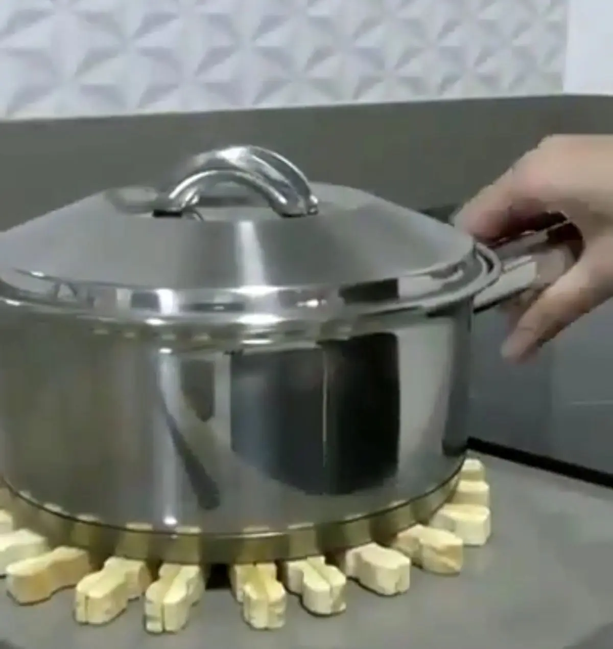 ساخت زیر قابلمه ای با گیره لباس