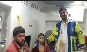 نجات کودک 8 ساله از سیلاب