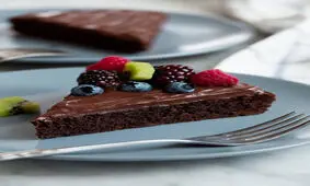 آموزش تهیه کیک شکلاتی بدون آرد مرحله به مرحله