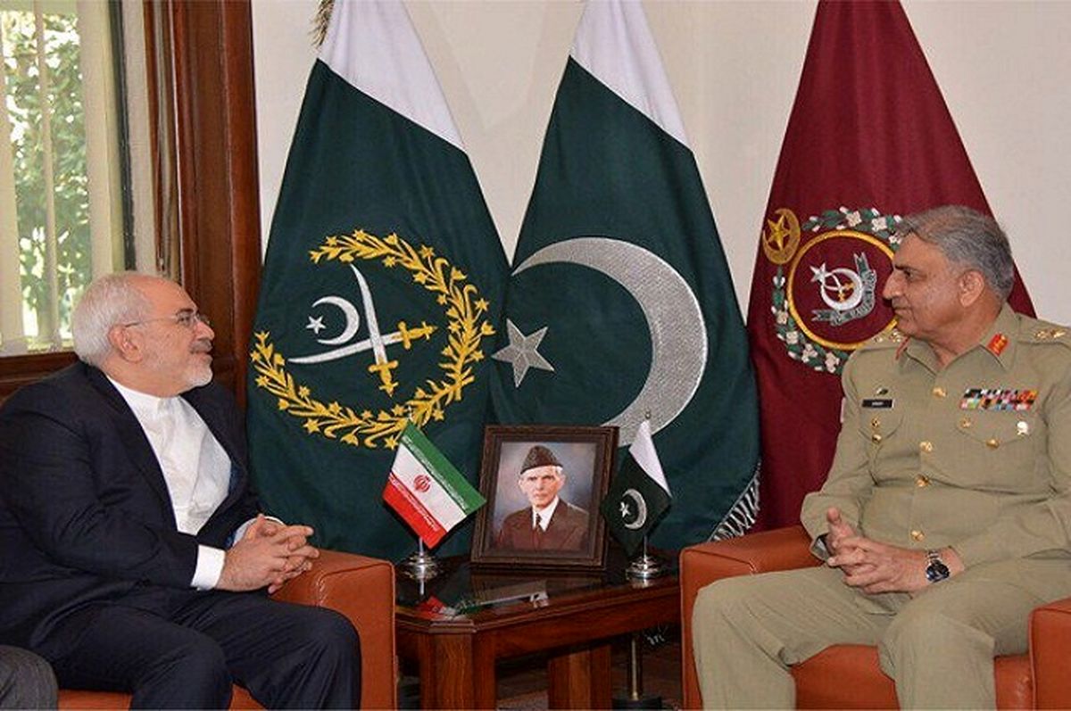 ظریف با فرمانده ارتش پاکستان درباره تحولات منطقه گفت‌وگو کرد