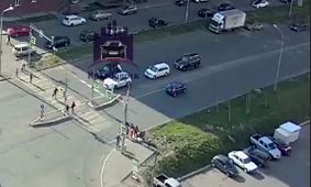 برخورد وحشتناک خودرو با دو کودک +فیلم