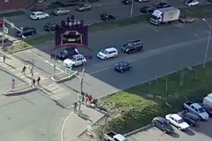 برخورد وحشتناک خودرو با دو کودک +فیلم