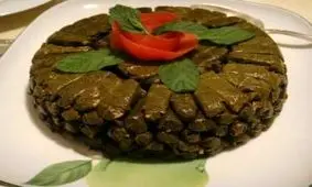 طرز تهیه “دلمه برگ مو” غذای پرطرفدار ترکی