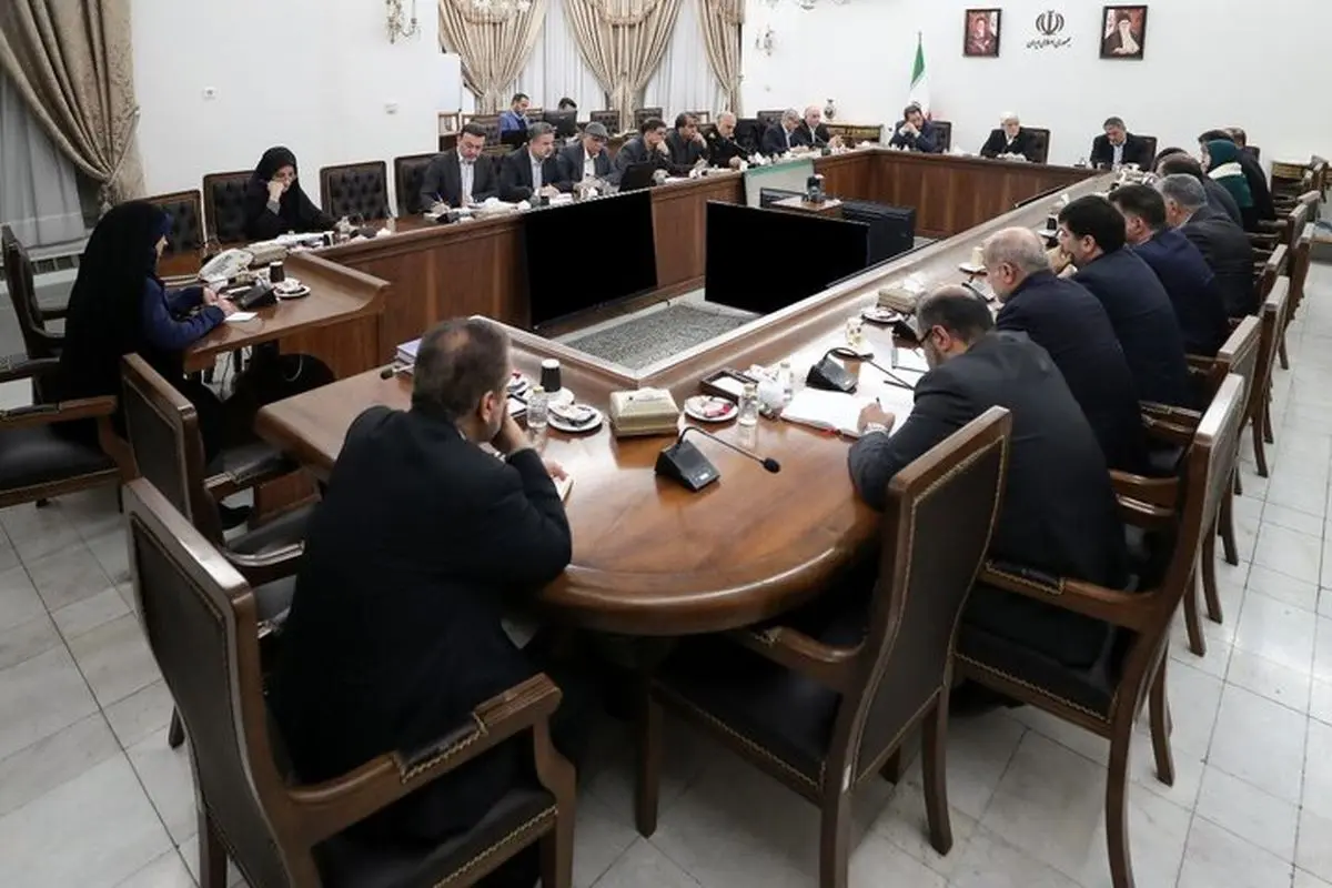 عارف: اصلاحات ساختاری نباید تأثیر منفی بر معیشت مردم داشته باشد
