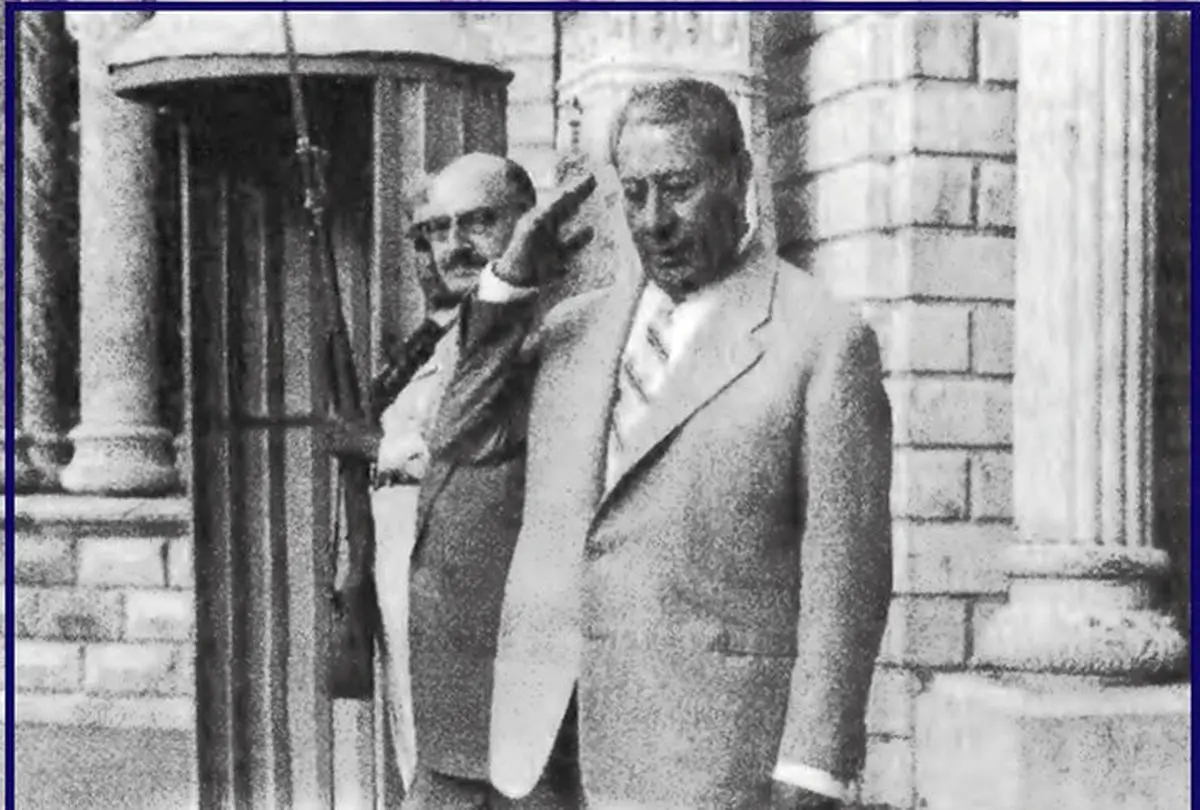 مزرعه خشخاشِ رئیس مجلس لو رفت؛ سال۱۳۳۷