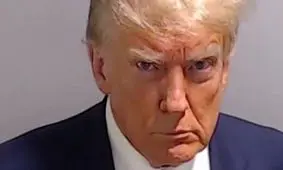 ترامپ؛ عکس بازداشت یا نماد تبلیغات برای انتخابات ریاست جمهوری؟

