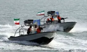 ادعای سنتکام درباره مزاحمت شناورهای سپاه برای کشتی‌های آمریکایی

