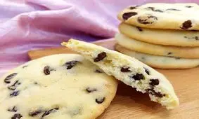 طرز تهیه شیرینی کشمشی خانگی مخصوص ایام عید